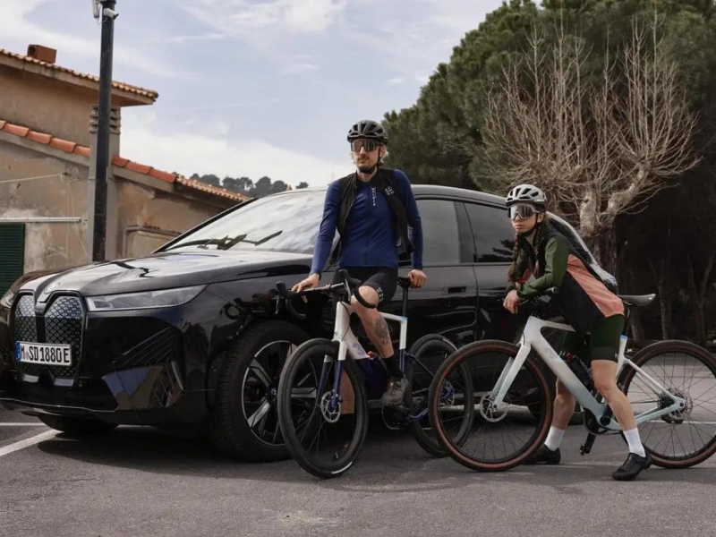 BMW lança linha de bicicletas com preço de carro popular no Brasil